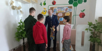 Забота о будущем: сотрудники следственного отдела по городу Белогорску поздравили воспитанников подшефного учреждения с наступающим учебным годом - Следственный комитет