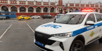 В Калуге пьяный водитель врезался в столб и ограждение - Комсомольская Правда