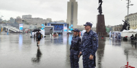 Сотрудники Росгвардии обеспечили безопасность граждан во время празднования Дня знаний - Росгвардия