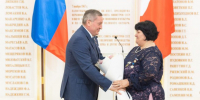 Мать 11 детей из Волгоградской области получила орден из рук губернатора - Volganet.Net