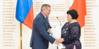Губернатор Андрей Бочаров вручил орден «Мать-героиня» жительнице Волгоградской области - Областная Дума
