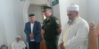 Диалог о важном: военком Новотроицка встретился с мусульманской общиной в городской мечети - НоКС ТВ