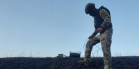 В Прокопьевске сотрудники ОМОН «Рубеж» Росгвардии обезвредили опасную находку (ВИДЕО) - Росгвардия