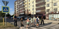 Сотрудники Госавтоинспекции напомнили детям о правилах безопасности на проезжей части. - Администрация Белгородского района