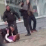 В Екатеринбурге возле торгового центра силовики задержали мужчинувидео - КП Екатеринбург