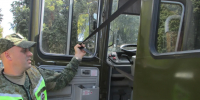 В Брянском гарнизоне военные автоинспекторы проверили ремни безопасности - Газета Брянские новости