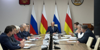 Борис Джанаев провел совещание по внедрению безналичной оплаты на территории Северной Осетии - Администрация РСО-А