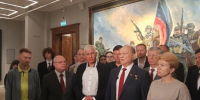 Под Красным знаменем истории: Геннадий Зюганов и депутаты КПРФ посетили в Москве картинную галерею Василия Нестеренко - КПРФ