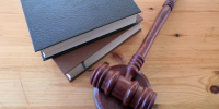 23-летнюю девушку приговорили к пяти годам за покушение на сбыт наркотиков в Киришах - ЛенТВ24