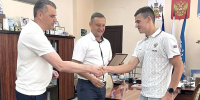 Алексей Косач провел встречу с чемпионом России по триатлону Дмитрием Карпеевым - Smi.Kuban.Info