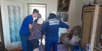 Спасатели в Вешенской вызволили 90‑летнюю пенсионерку из запертого дома: женщина подвернула ногу - Ростов161