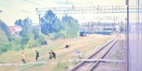 Транспортные полицейские установили личности подростков, обкидавших камнями пригородный электропоезд - PermNew.Ru