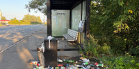 «Вдохновляющий» пейзаж у школы: остановку в Ново-Талицах завалило мусором - Сетевое издание Ивановские новости