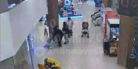 В Новосибирске женщины избили продавца в торговом центре - Gorsite.Ru