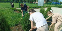 «Первые» села Ольшанка в последние дни лета вышли на волонтерский субботник - DeltaCelina.Ru