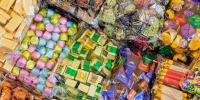 Владелец продуктового магазина из ТиНАО отправляет сладости участникам СВО - M24.Ru