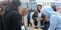 На стадионе «Торпедо» шла запись в отделения спортивных школ города. Фото: Юлия Щелчкова, «Красное знамя Нефтекамск». - Красное Знамя