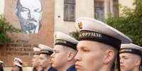 Новые ленточки на бескозырках: в возрождённом Военно-морском училище имени Фрунзе начался учебный год - Петербургский дневник