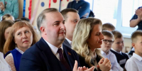 Председатель Законодательного Собрания области Олег Гербер поздравил с началом учебного года учеников и педагогов гимназии № 63 Челябинска - Законодательное Собрание