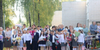 День знаний в Рогнединской школе: первый звонок и тёплые напутствия - Новый Путь
