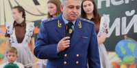 Прокурор Херсонской области Андрей Петров принял участие в торжественной линейке, посвященной Дню знаний - Henichesk.Ru
