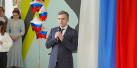 Губернатор Воскресенский поздравил учащихся с 1 сентября в Южской средней школе - Известно.ру