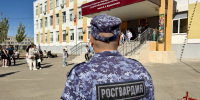 Росгвардия обеспечила правопорядок Дня знаний в Астрахани - Росгвардия