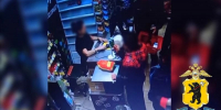 Жительница Рыбинска сходила за продуктами с чужой банковской картой - Рыбинские Известия