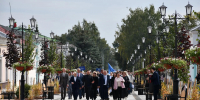 Шествие первокурсников по улице Казанской в Елабуге - Газета Новая Кама
