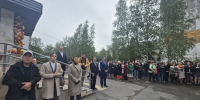 Виктор Сысун поздравил учеников и учителей гимназии города Сургута с Днем знаний - ЛДПР