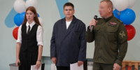 Командир СОБР «Архангел» Росгвардии принял участие в праздничной линейке, посвящённой Дню знаний - Росгвардия