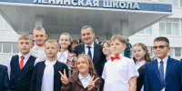 Курский губернатор поздравил школьников в обновлённых школах Октябрьского района - Курские Известия