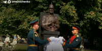 Мельниченко открыл памятник Александру Невскому в институте ПАИИ - Stolica58.Ru