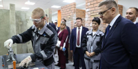 Текслер предложил обустроить спортплощадку в колледже Челябинска - Вечерний Челябинск