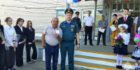В Волгоградской области наградили школьника и его отчима за спасение людей из огня - Riac34.Ru