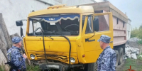 На Алтае горе-угонщики КамАЗа не доехали, перевернулись на трассе и бросили машину - Комсомольская правда