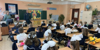 Безопасность с первых учебных дней: сотрудники МЧС встретились со школьниками Электростали - ГУ МЧС МО
