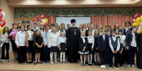 Священник принял участие в школьной линейке в КОУ «Ханты-Мансийская школа для обучающихся с ОВЗ» - Ханты-Мансийская Митрополия