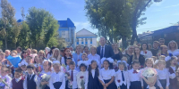 С напутственными словами и поздравлениями выступили на линейках депутаты думы Иркутска - IrkutskMedia.Ru