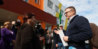 На фото рабочий визит губернатора Алексея Текслера в Аргаяшский муниципальный округ: посещение детского сада в селе Кулуево - Губернатор Челябинской области