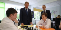 Губернатор Алтайского края посетил обновленные по нацпроектам школу и библиотеку в Заринске Фото №1 - Алтайская правда
