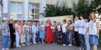 «Бегущая книга» промчалась по Луганску: горожане проверили знание русского языка и почтили память Даля - Минкульт ЛНР