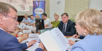 Член Совета при Президенте РФ по развитию гражданского общества и правам человека, председатель Ассоциации «Независимый общественный мониторинг» Александр Брод провел встречу с членами ТИК Приморская города Сочи - Sochi.Com