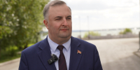 Олег Гербер оценил благоустроенную набережную озера Смолино - Законодательное Собрание