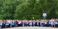 Сегодня в школе р. п. Шемышейка состоялась торжественная линейка, посвященная Дню знаний и началу нового 2026–2027 учебного года - Шемышейский район