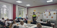 Воронежские школьники повторили правила дорожной безопасности вместе с офицерами Росгвардии - Росгвардия