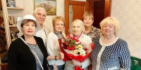 Жительницу района поздравили с 95-летним юбилеем - Район Крюково ЗелАО Москвы