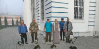 Труды волонтеров по благоустройству прихрамовой территории Успенского храма г. Мглина - Мглинское благочиние