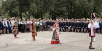 День знаний в школе № 53 объединил поколения и национальные традиции - Администрация г. Барнаул