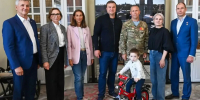 Виталий Хоценко встретился с семьей участника СВО в Калачинске - Gazeta-Avangard.Ru